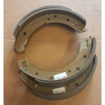 Rear brake shoes (early) Rear brake shoes (early)