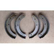 Rear brake shoes (late) Rear brake shoes (late)