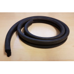 Convertible soft-top to windscreen seal Convertible soft-top to windscreen seal